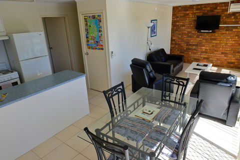 Beach House Holiday Apartments - Sydney Tourism 10