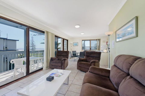 Beach House Holiday Apartments - Sydney Tourism 22