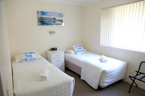 Beach House Holiday Apartments - Sydney Tourism 24