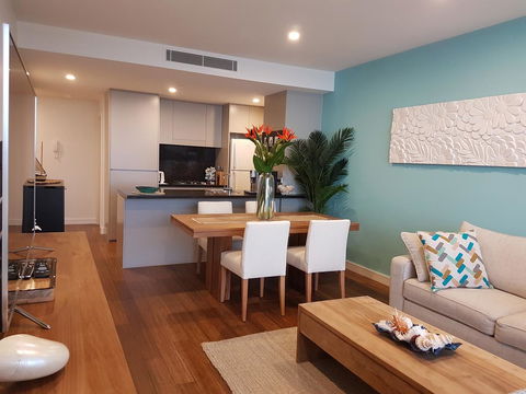 Arena Luxury Beachfront Apartment - Sydney Tourism 39
