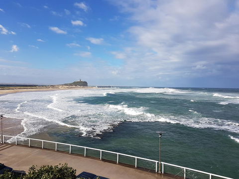Arena Luxury Beachfront Apartment - Sydney Tourism 40