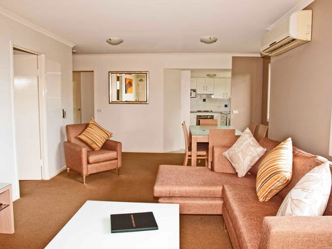 South Pacific Apartments - Sydney Tourism 14