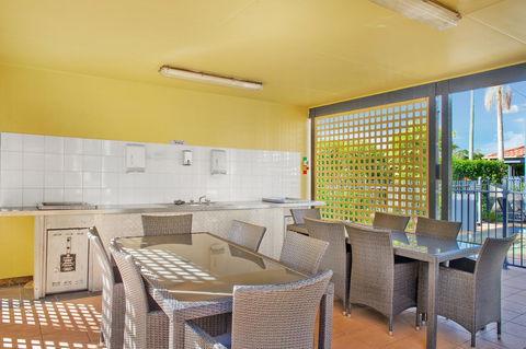 South Pacific Apartments - Sydney Tourism 6