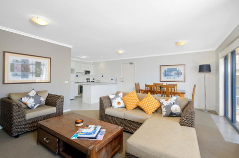 South Pacific Apartments - Sydney Tourism 8