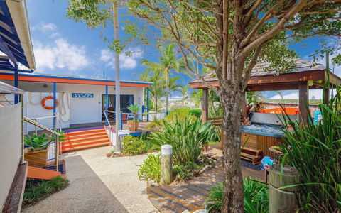 Coast Yamba - Adults Only - Sydney Tourism 4
