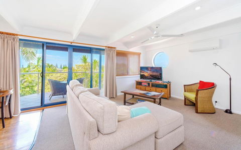 Coast Yamba - Adults Only - Sydney Tourism 21