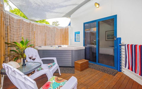 Coast Yamba - Adults Only - Sydney Tourism 3