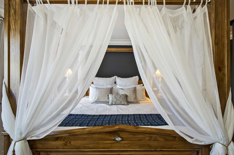 Mountainside B & B - Sydney Tourism 34