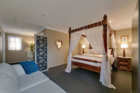 Mountainside B & B - Sydney Tourism 28