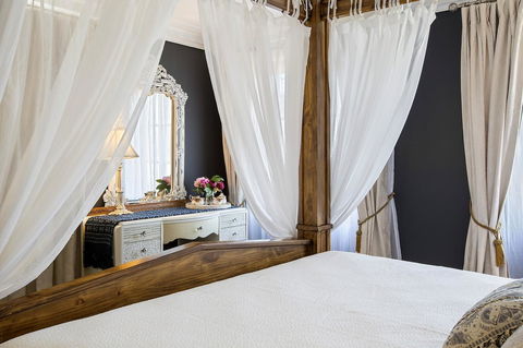Mountainside B & B - Sydney Tourism 33
