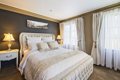 Mountainside B & B - Sydney Tourism 18