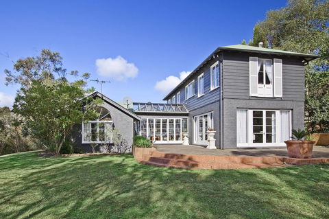 Mountainside B & B - Sydney Tourism 11
