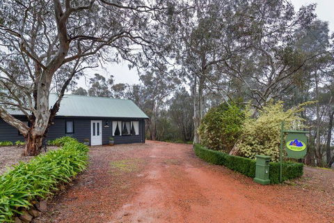 Mountainside B & B - Sydney Tourism 27