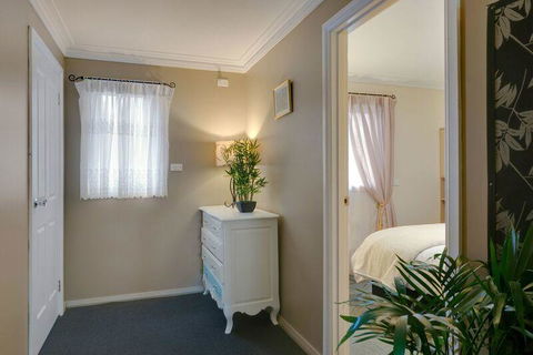 Mountainside B & B - Sydney Tourism 25