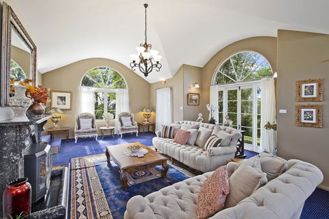 Mountainside B & B - Sydney Tourism 16