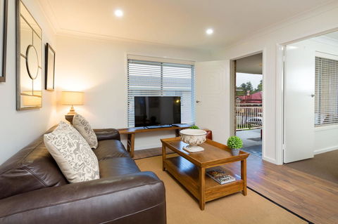 Sleeping In Style - Central & Sophisticated - Sydney Tourism 5