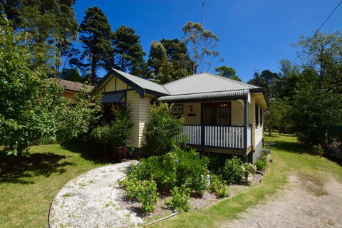 Allegra Cottage Of Leura - Sydney Tourism 11