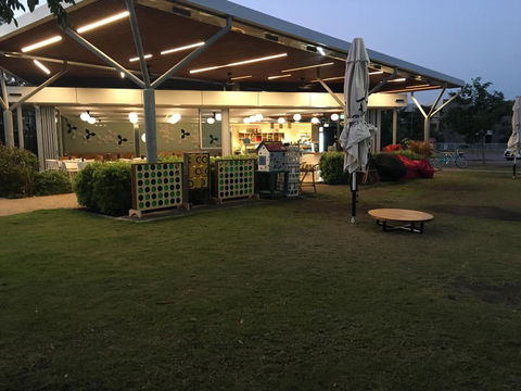 Nightcliff Foreshore Getaway - McKay Gardens - Sydney Tourism 23