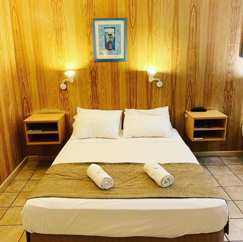 Pine Tree Motel - Sydney Tourism 22