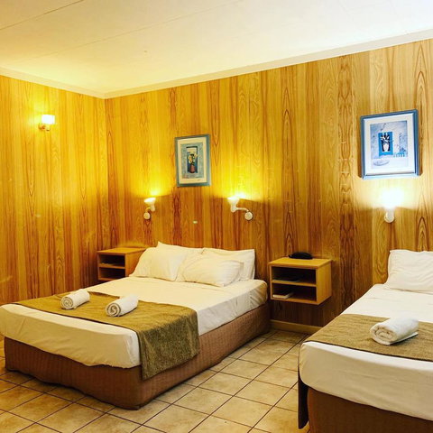 Pine Tree Motel - Sydney Tourism 21