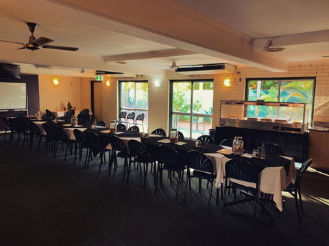 Pine Tree Motel - Sydney Tourism 39