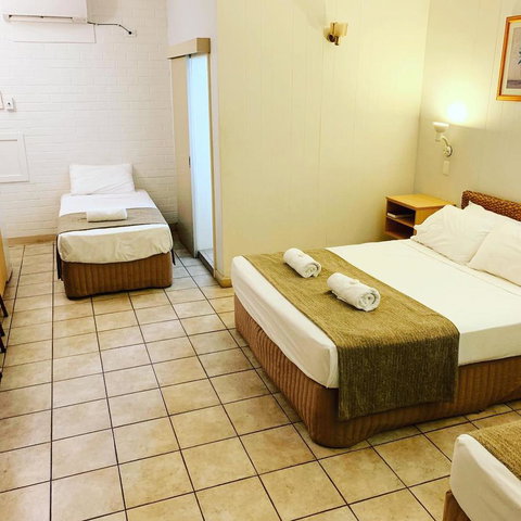 Pine Tree Motel - Sydney Tourism 23