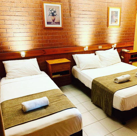Pine Tree Motel - Sydney Tourism 27