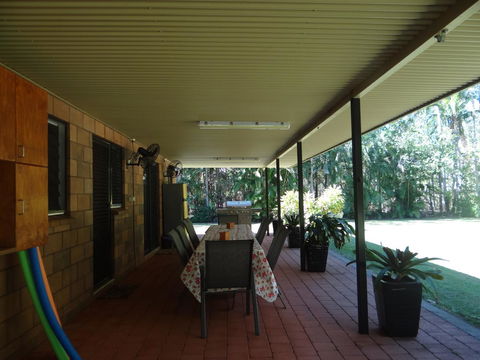 DARWIN'S SHADY ACRES RETREAT - Sydney Tourism 6