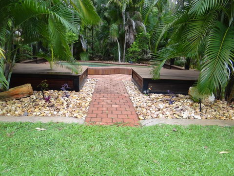 DARWIN'S SHADY ACRES RETREAT - Sydney Tourism 10