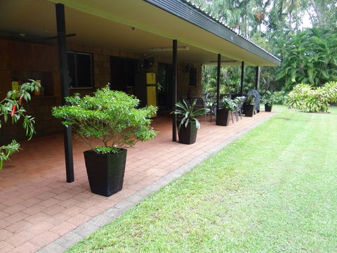 DARWIN'S SHADY ACRES RETREAT - Sydney Tourism 7