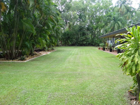 DARWIN'S SHADY ACRES RETREAT - Sydney Tourism 8