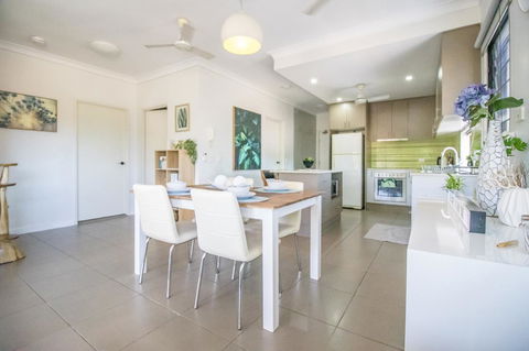 ZEN QUEST - The NOMADS PAD Near Nightcliff Markets & Sunset Foreshore - Sydney Tourism 13