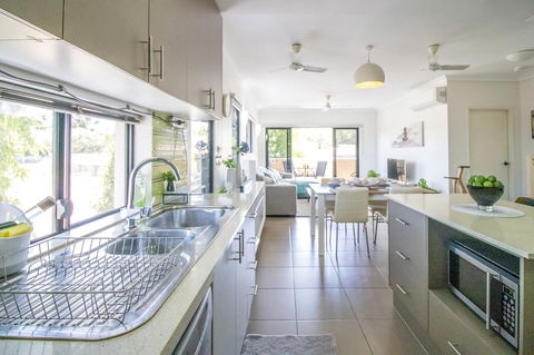 ZEN QUEST - The NOMADS PAD Near Nightcliff Markets & Sunset Foreshore - Sydney Tourism 25