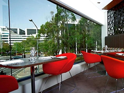 Novotel Canberra - Sydney Tourism 14