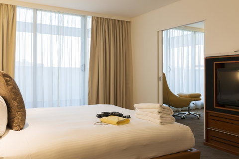 Novotel Canberra - Sydney Tourism 40
