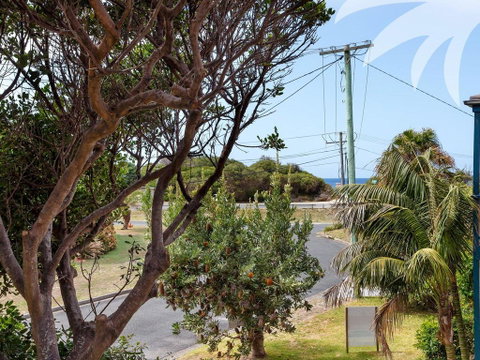 Bombora @ Bluey's Beach - Sydney Tourism 2