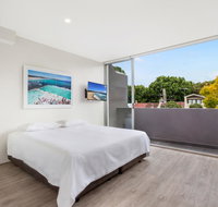 Bondi Beach Studio King Suite  Balcony - Sydney Tourism