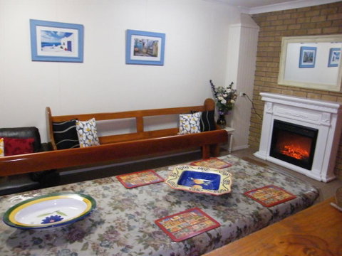 Boomers Guest House Hamilton - Sydney Tourism 0