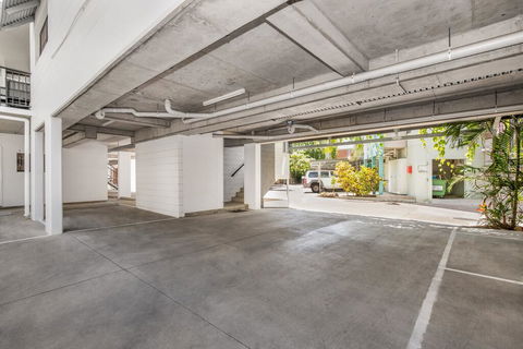 BOUTIQUE APARTMENTS BEACH LOCATION - Sydney Tourism 1