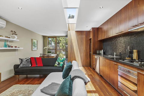 BOUTIQUE STAYS - Curran Terrace - Sydney Tourism 3