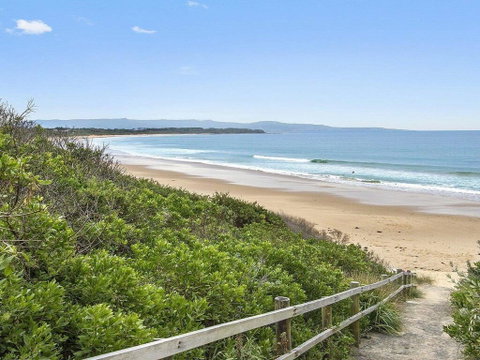 Bowery Beach House - Spacious Family Accommodation - Sydney Tourism 3