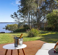 Braeside - waterfront fireplace - Sydney Tourism