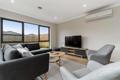 Brand New And Beautiful - Rosebud Holiday Home - Sydney Tourism 2