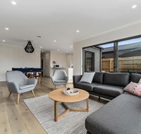 Brand New and Beautiful - Rosebud Holiday Home - Sydney Tourism