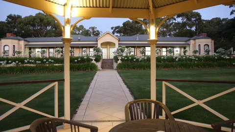 Brice Hill Country Lodge - Sydney Tourism 1