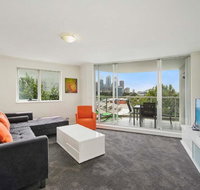Bridge and Sails - Views of the Bridge and Opera House from this Executive 2BR Apartment in Darlinghurst - Sydney Tourism