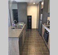 Bright Modern Stylish - Top Floor Apt - Woden - Sydney Tourism