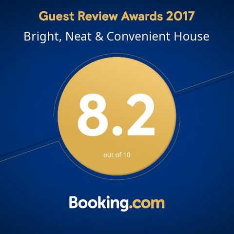 Bright, Neat & Convenient House - Sydney Tourism 3