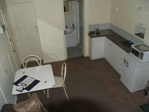 Bristol House Accommodation - Sydney Tourism 2