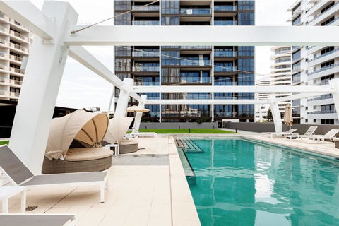 Broadbeach 2 Bedroom FREE WIFI, Netflix & Parking - Sydney Tourism 2